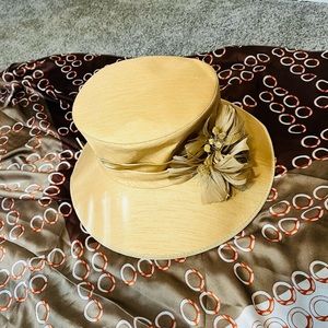 A beautiful tan hat,made by Giovannio New York